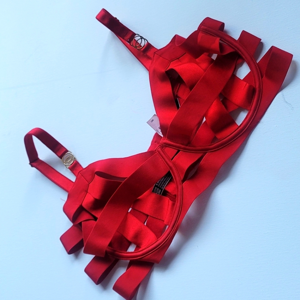 Strappy red  Victoria's Secret  bra 36d